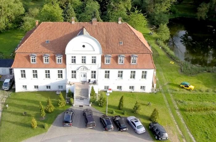 Bild 2 der Jagdschule Jagdschule Park and Lake